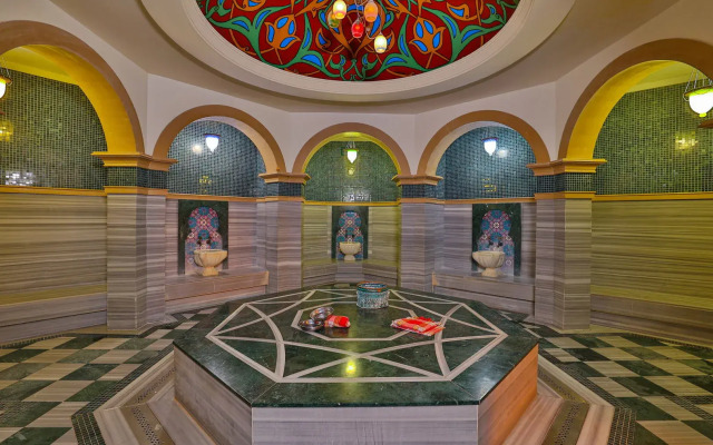 Crystal Family Resort & Spa – All Inclusive