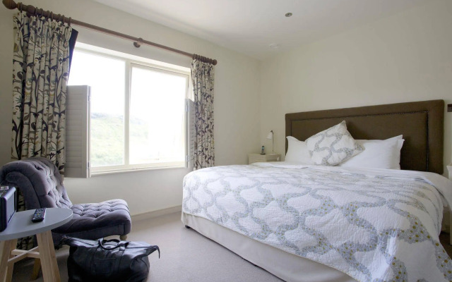 Lewinnick Lodge