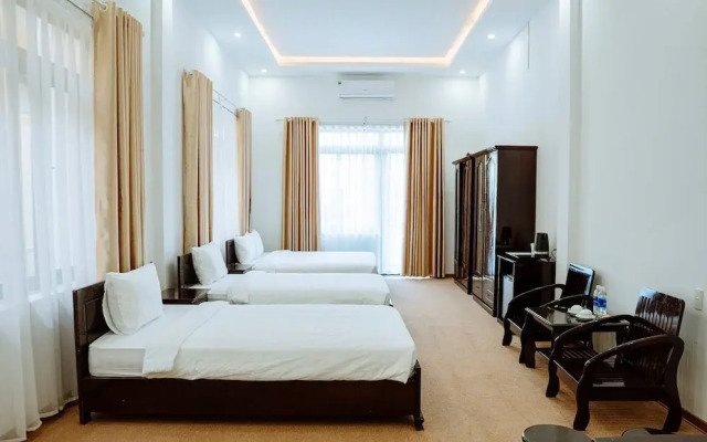 Papa Dong Hoi Hotel