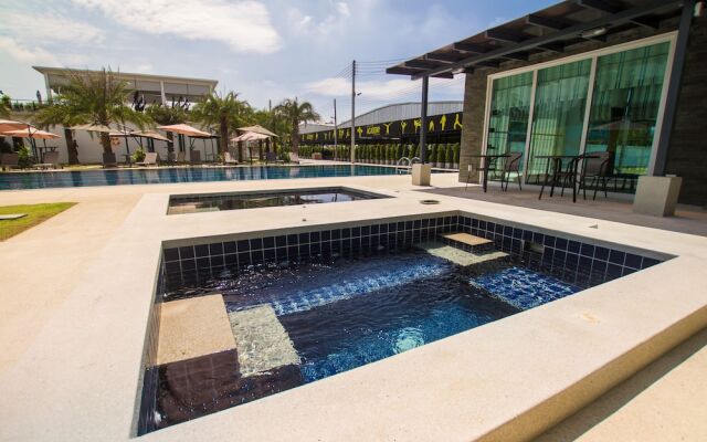 Luxury 5br Pool Villa and Sport Center