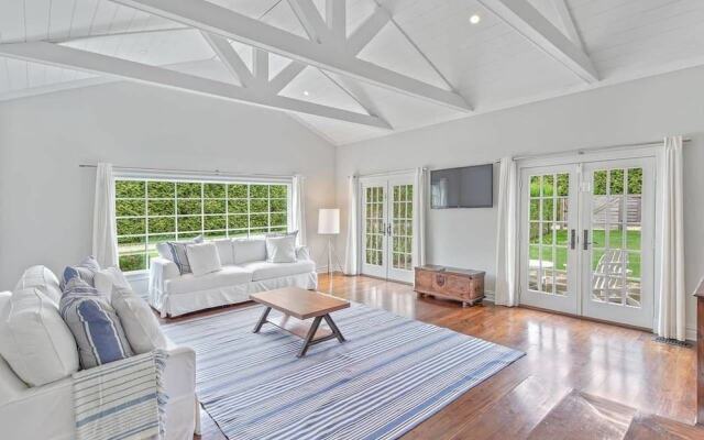 Modern Hamptons Villa