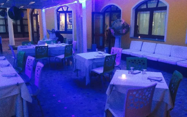 Hotel Ristorante Pizzeria Charme
