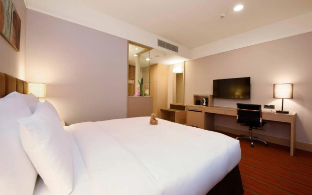 Fullon Hotel Taoyuan Airport Access MRT A8