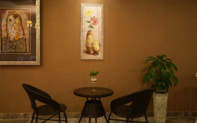 Orange Tree Hotel & Cafe