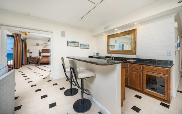 Phoenix X 1509 4 Bedroom Condo