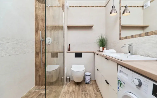Exclusive Two-level Apartment by Renters