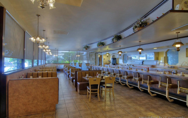 Clarion Hotel Bakersfield North