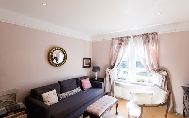 Elegant city centre 4 bedroom escape in popular Jericho