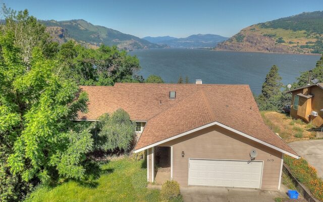 Amber Sunset 3 Bedroom Home by RedAwning