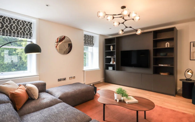 The Violet Suite Stone Cross Mansion