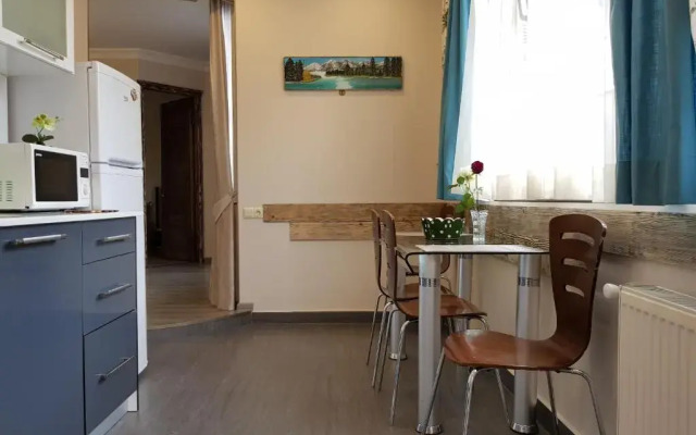 Archie's Apartment in Old Town