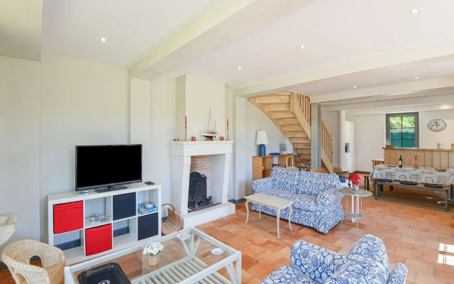 Villa in Lanton Near the Coast