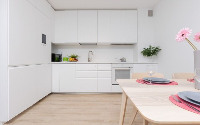 Warsaw Apartment With Terrace by Renters