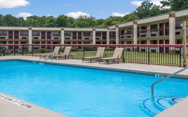 Red Roof Inn & Suites Commerce - Athens