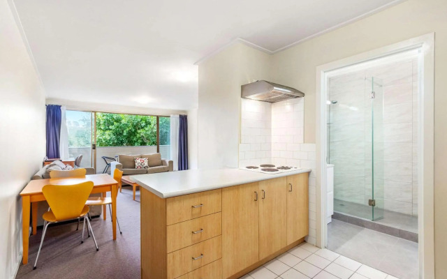 Knox International Hotel & Apartments