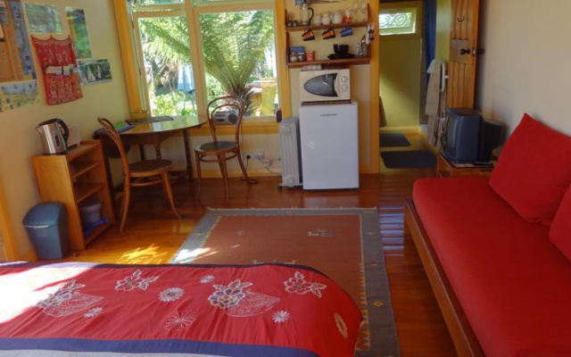 Rowan Cottage Organic B&B – Guest Rooms – Motueka