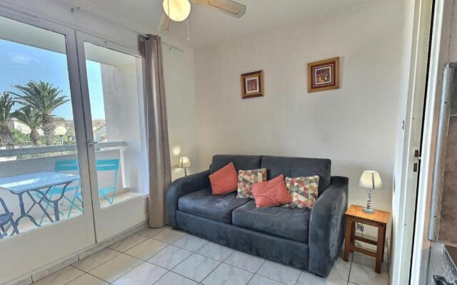 Studio cabine pour 4 personnes avec piscine commune