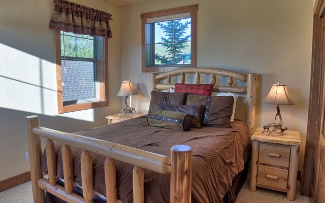 120 Rachel Lane Private Home with Hot Tub