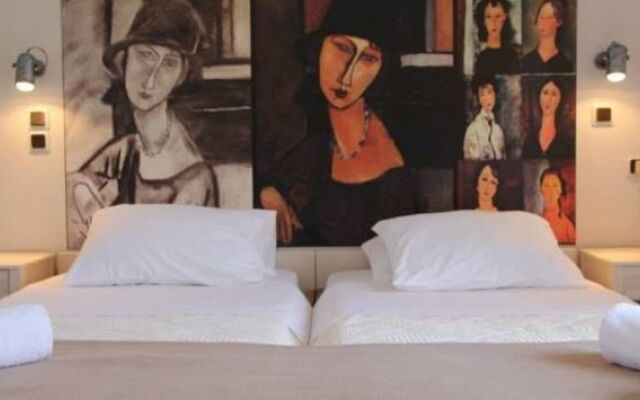Tree of Life Art Hotel