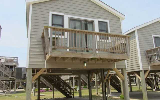 26 Salty Dogs Studio Bedroom Condo by RedAwning