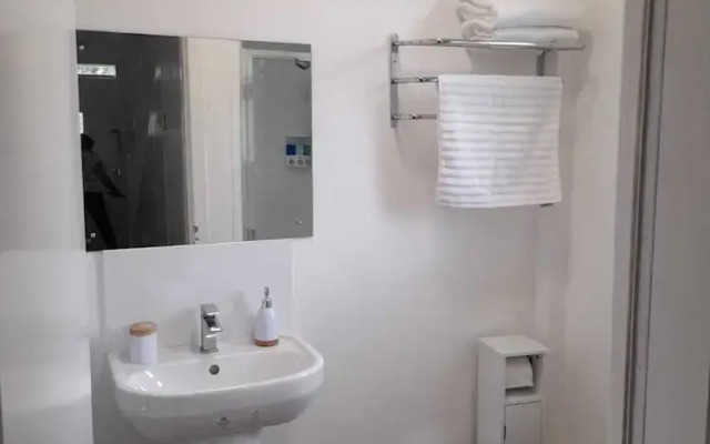 House-3br-garden-parking-near Inverness Castle