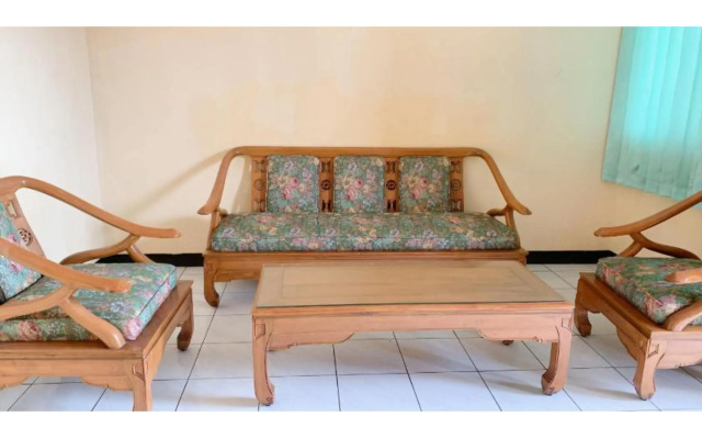 Wisma Tamu Surabaya by ZUZU