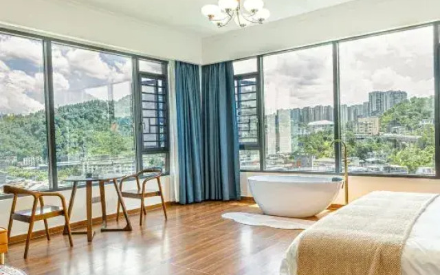 Fenghuangxiyuan Homestay