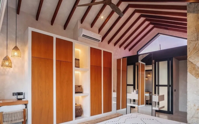 Blacksand Villas Echo Beach Canggu, by Sandara – Guest Rooms – Canggu