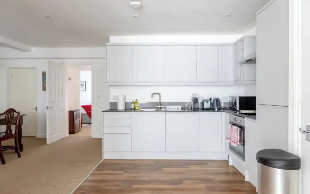 Beautifully Refurbished 2BD Flat- Clapham