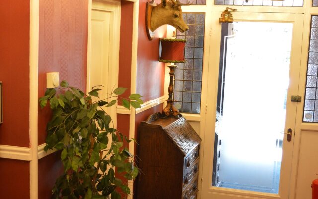 Lonsdale Hotel - Guest House