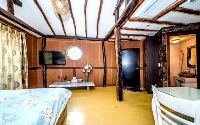 Jeju Padosoriminbak Pension