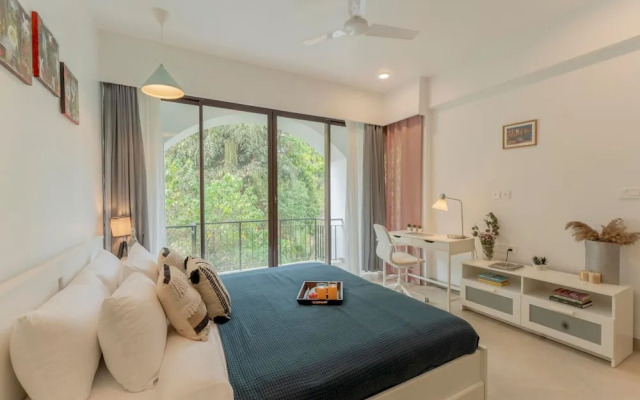 1BR Apt in Candolim With Pool 5 Mins From Beach