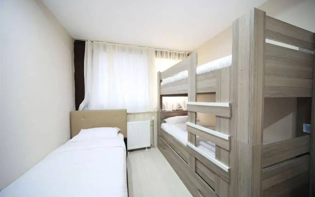 Nil Luxury Academic Apart