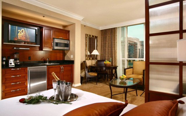 Luxury Suites International At The Signature