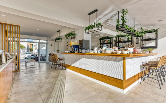Sirocco Hotel