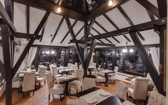 Casa din Bran- Inn Center