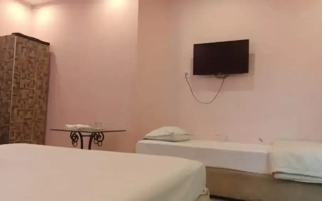 Hotel Versa Apartment and Lodges Lahore