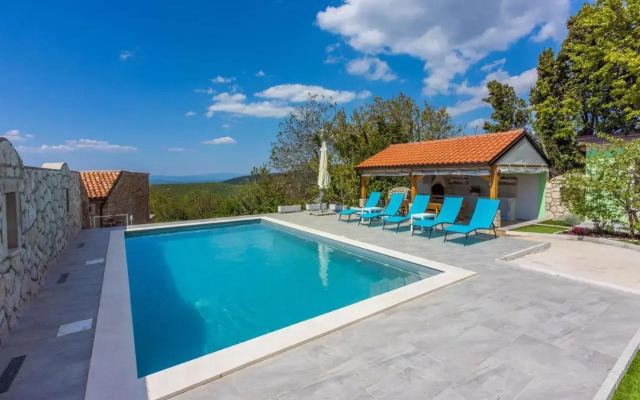 Villa Green Point