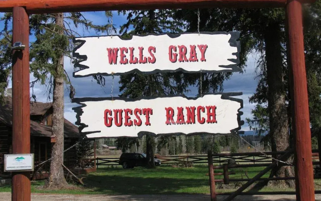 Fort Wells Gray Rustic Cabins Hostel