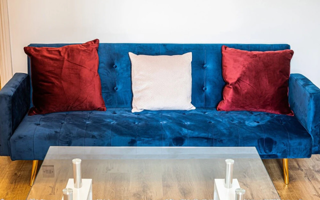 Cosy 1 Bedroom Private Patio by Opulent