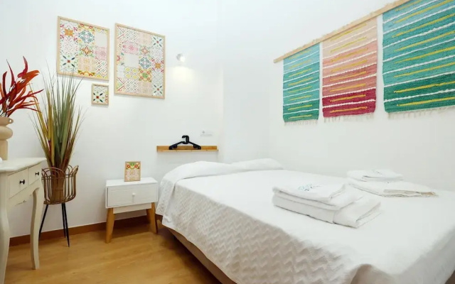 Z 02 - Bedroom 2 in Gil Vicente Guest Rooms