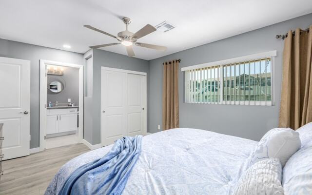 Belleview Phoenix 3 Bedroom Townhouse by RedAwning