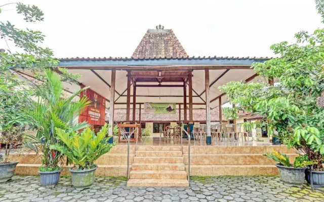OYO Homes 91054 Desa Wisata Budaya Kebondalem Kidu