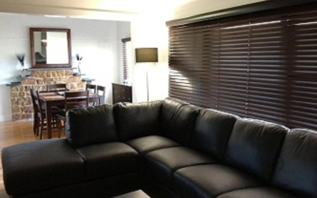 Ploughmans on Wallis, Horsham