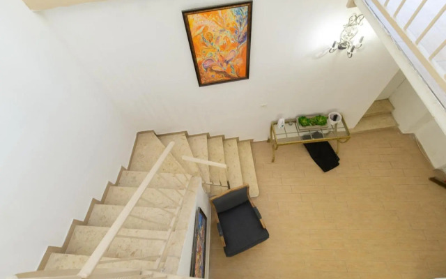 Private House 5 BDR In Mamilla up to 12 People !