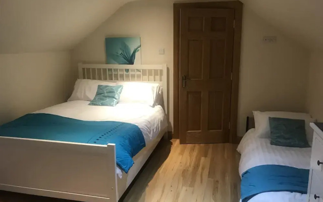 Dungannon 2 Bed Bungalow - Sleeps 5 - Pet Friendly
