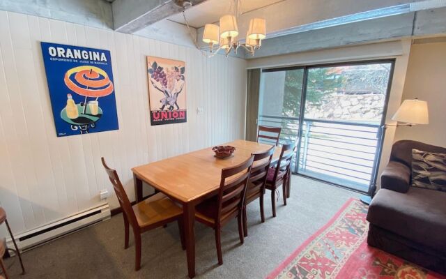 #102 Vail International