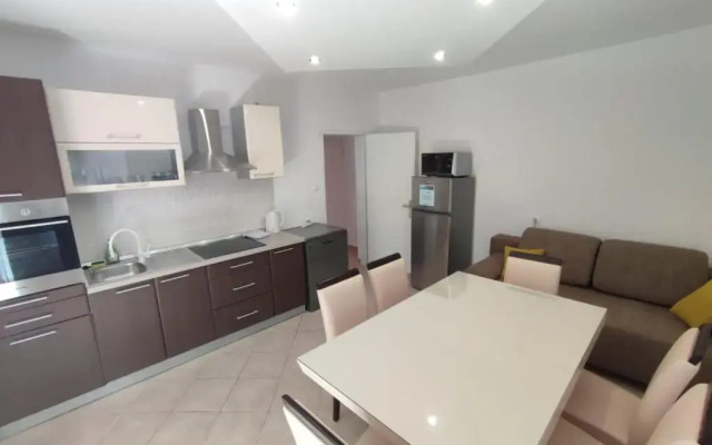 Apartments Laus