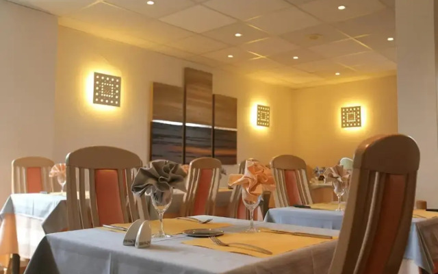 Hôtel Restaurant Relais des Champs