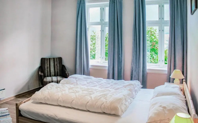 Amazing Home in Olden With 4 Bedrooms and Wifi